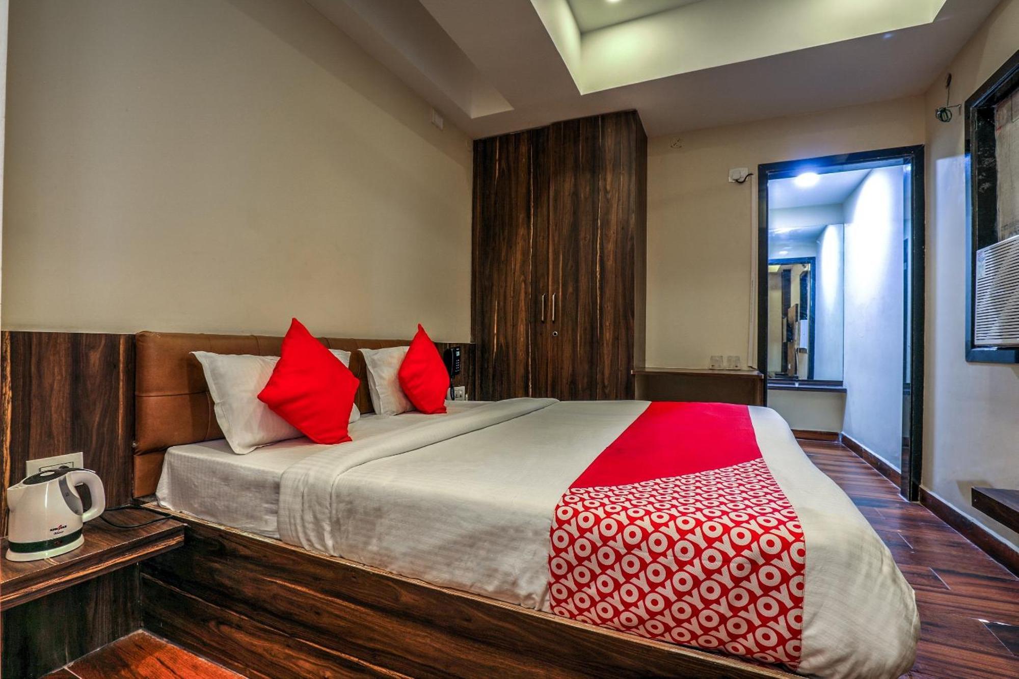 Capital O Sky Grand Hotel Hyderabad Eksteriør billede