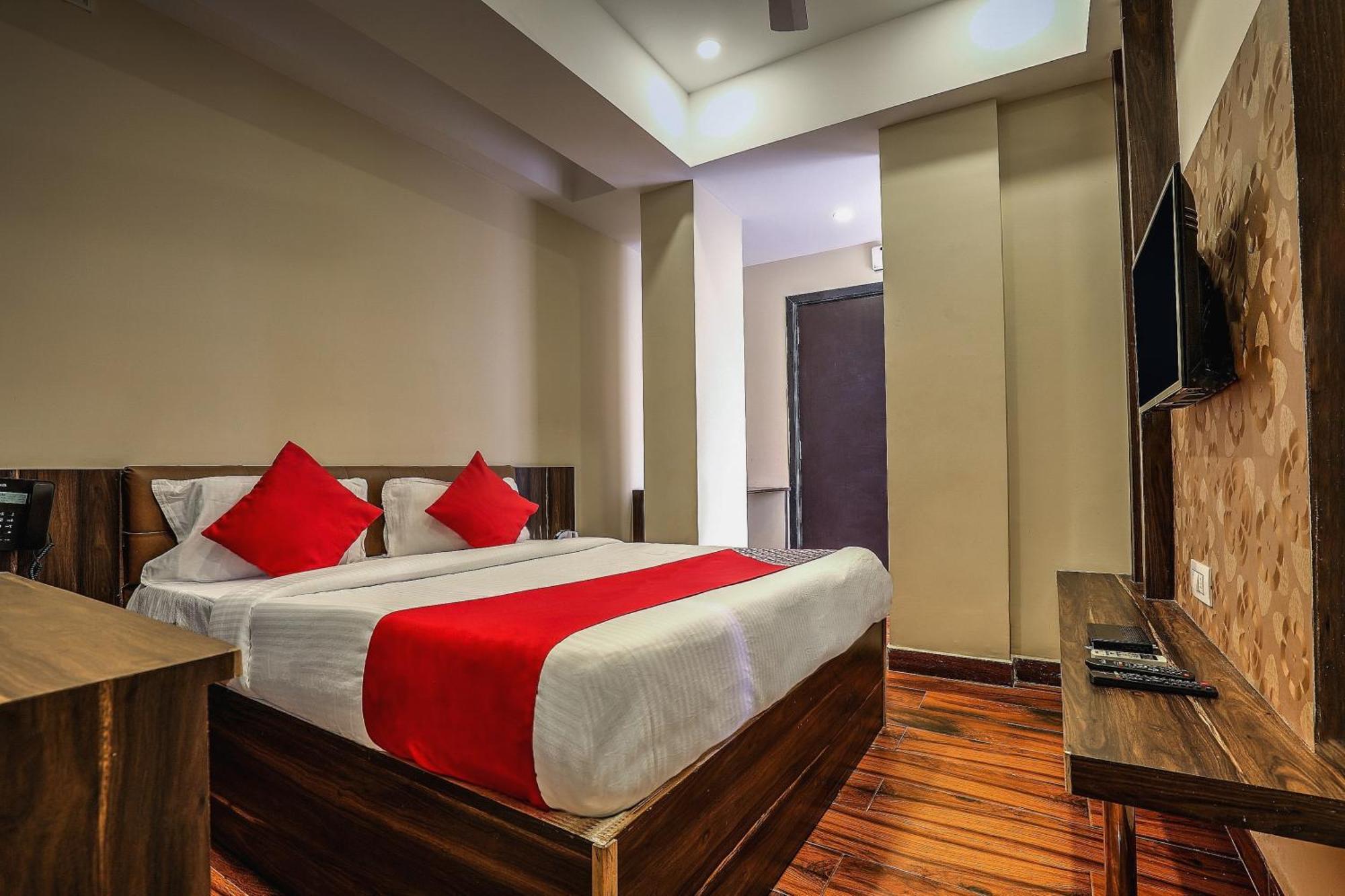 Capital O Sky Grand Hotel Hyderabad Eksteriør billede