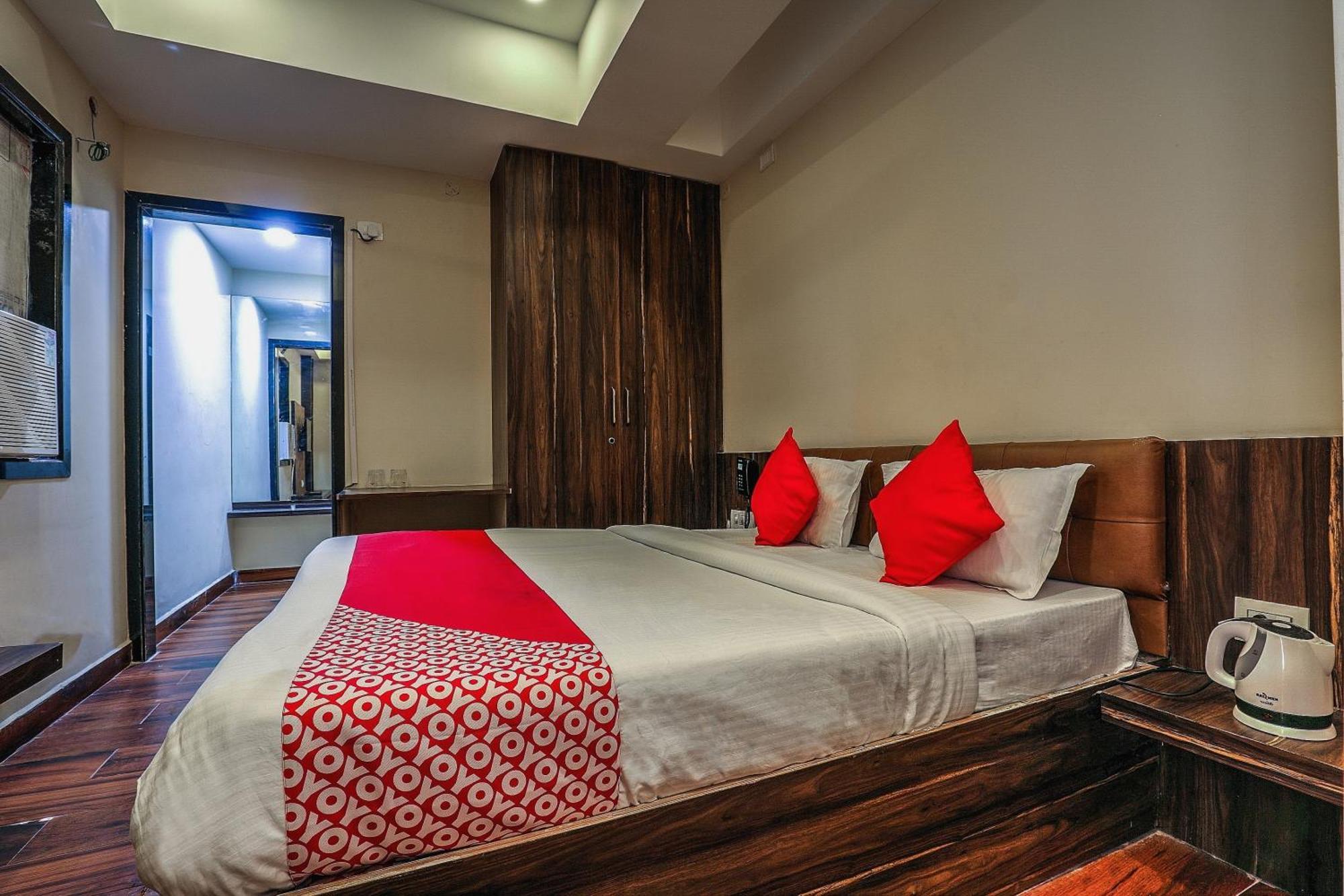 Capital O Sky Grand Hotel Hyderabad Eksteriør billede