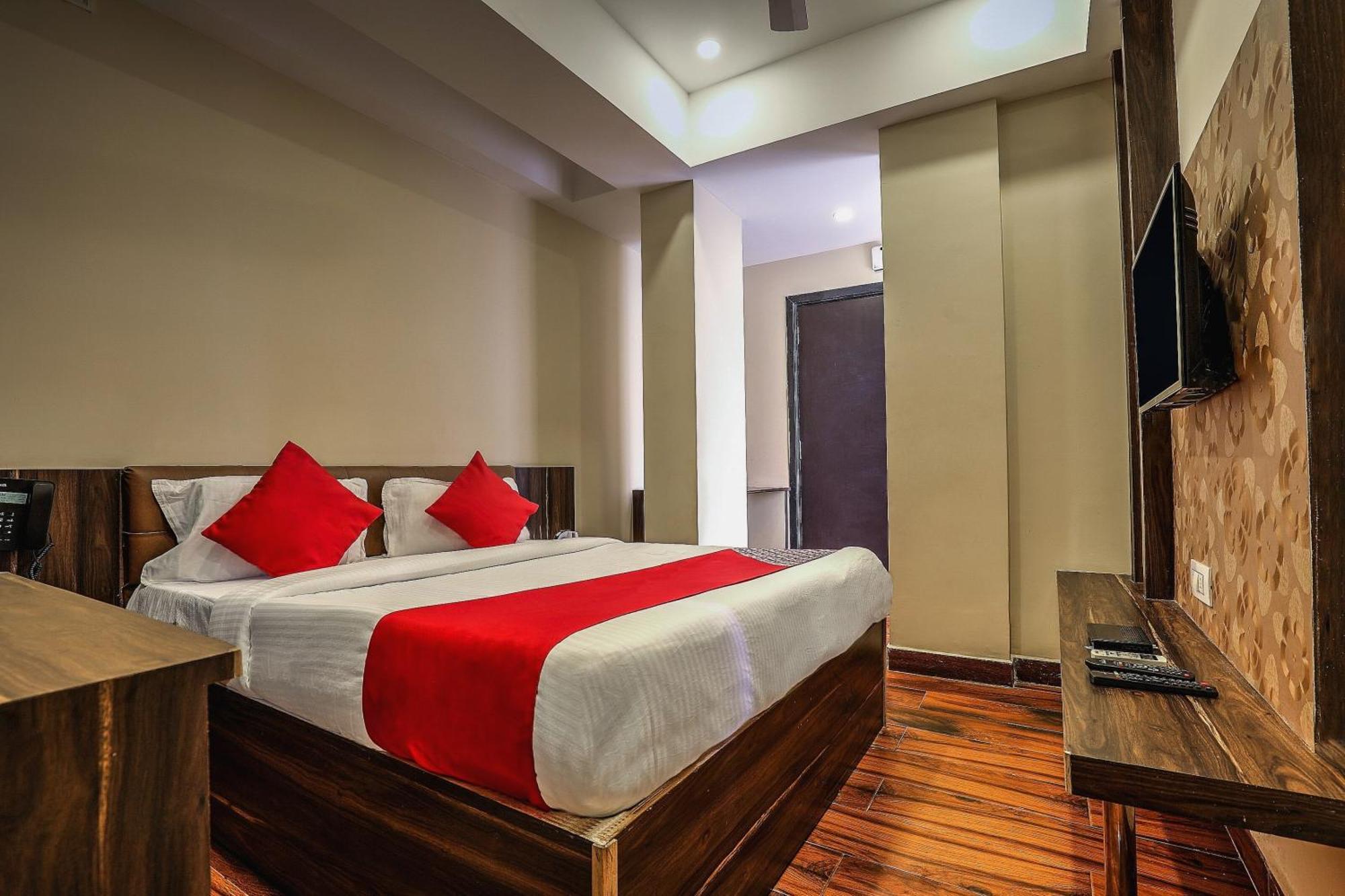 Capital O Sky Grand Hotel Hyderabad Eksteriør billede