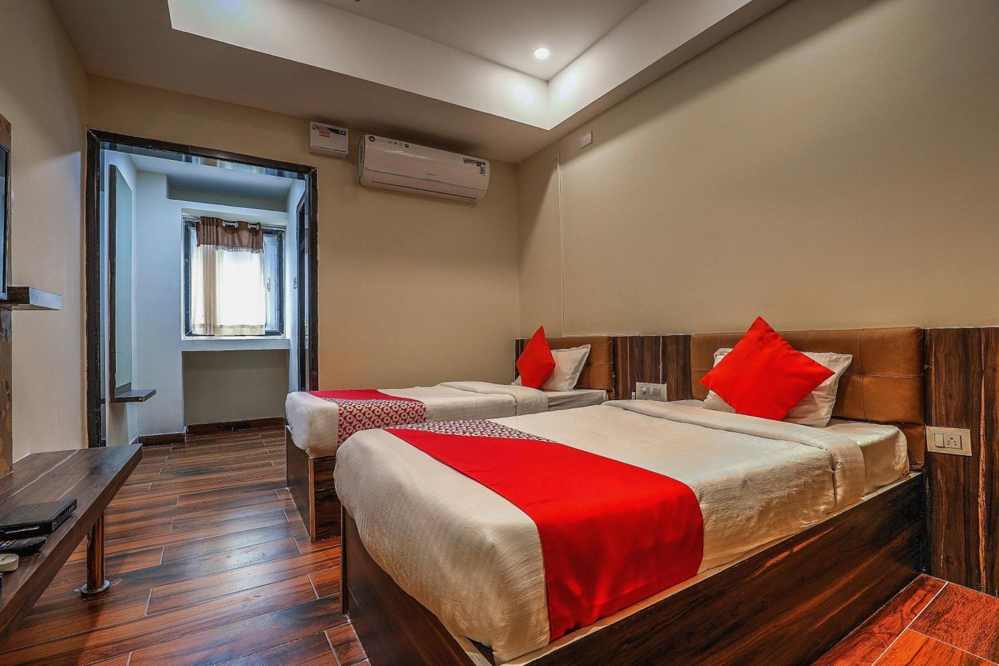 Capital O Sky Grand Hotel Hyderabad Eksteriør billede